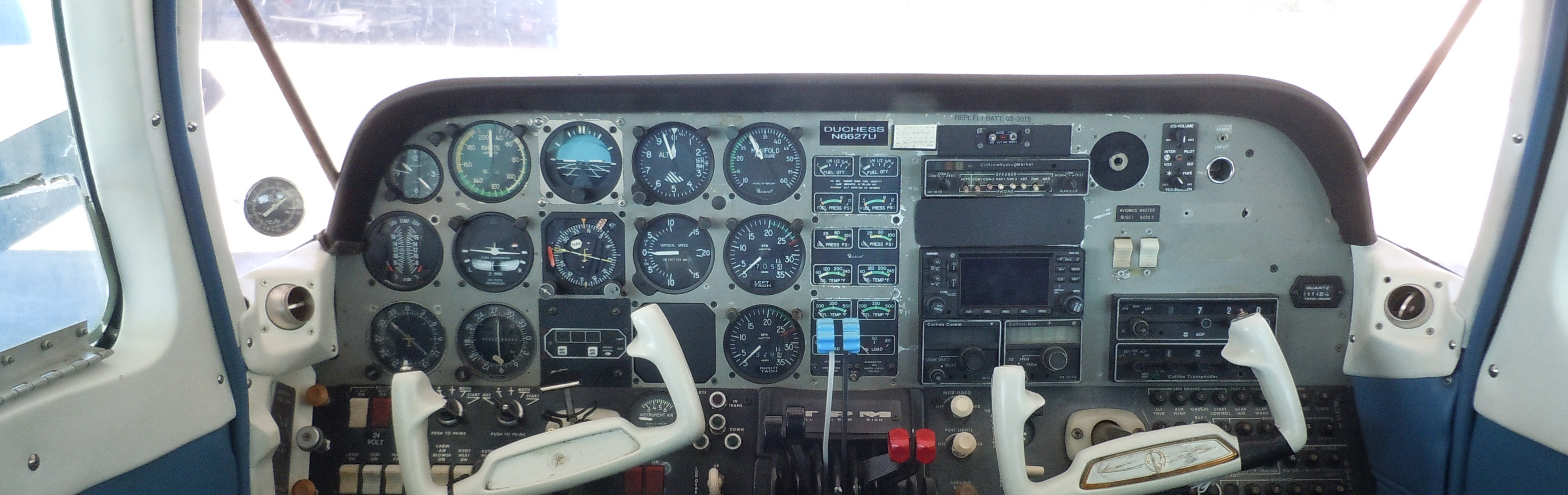 訓練機体ダッチェスのコックピットの写真です。